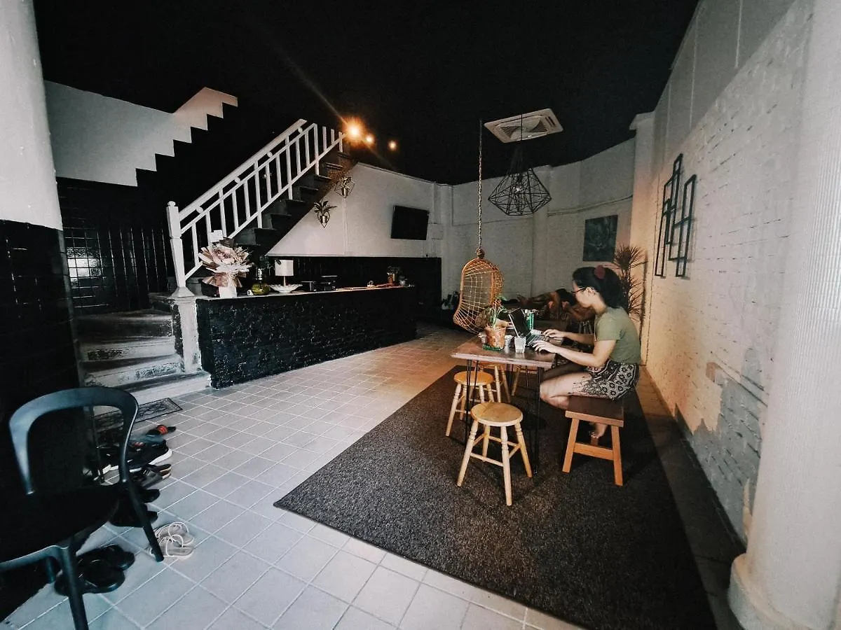 111 Hutton Lane Hostel George Town
