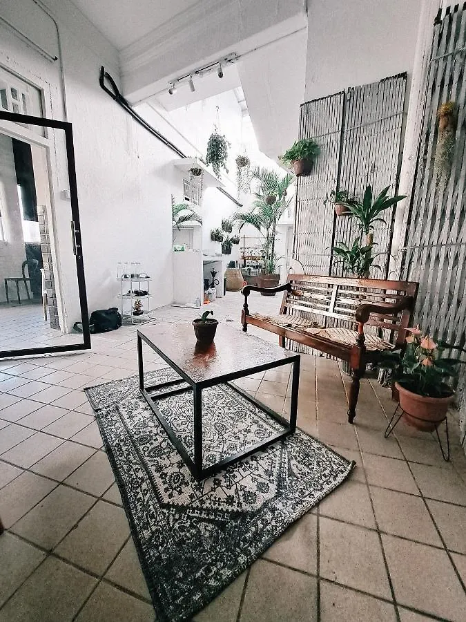 111 Hutton Lane Hostel Georgetown